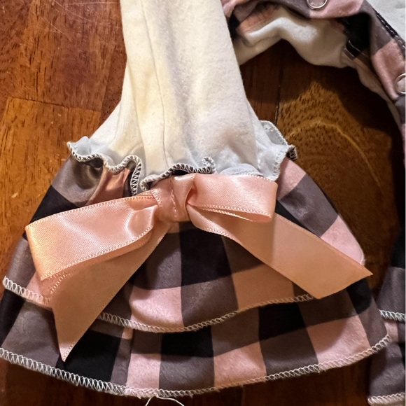 Baby girl ruffled romper, one piece, size 0-3 mo, black/pink ruffled plaid - Picture 5 of 6